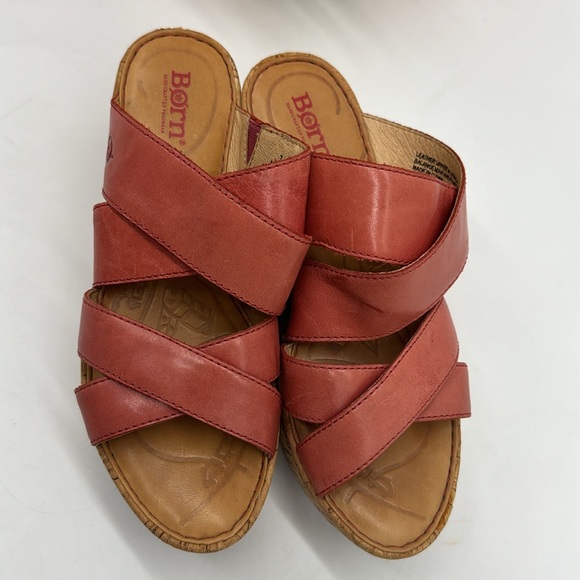 Born Red Leather Strappy Sandal With Cork Wedge Size 7 MCS6374E - Picture 2 of 11